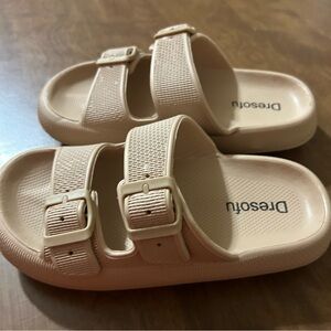 Dresofu sandals/flips(comfy like Oofos)  37-38